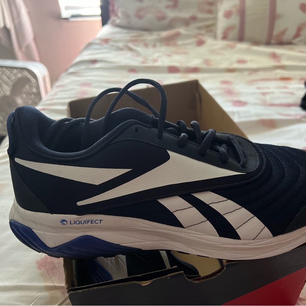 Brand new size 12 men’s Reebok
